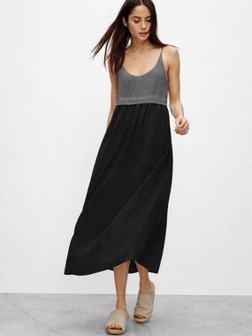 Aritzia Wilfred Bisous 100% Silk
Maxi Dress Black and Grey Sz XS